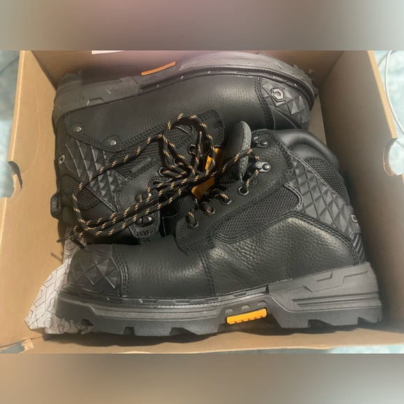 NWBOX.Chinook-Men workbooks 8.5 - Picture 2 of 3